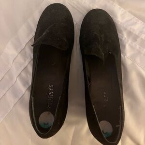 Suede wedge style shoe